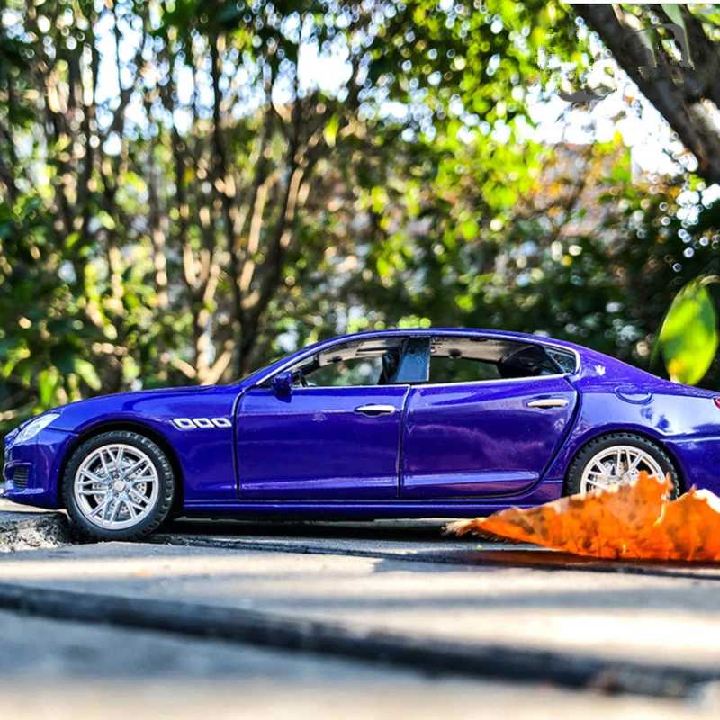 Фотография №2 товара Модель автомобиля Maserati Quattroporte Coupe из сплава в масштабе 1:32,