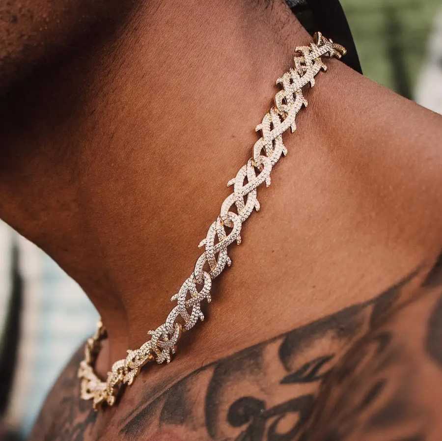 Фотография №1 товара TOPGRILLZ 18 мм Iced Out кубический циркон Корона шипов кубинская