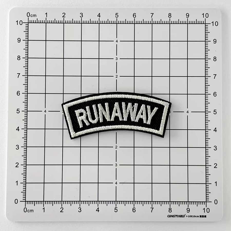 Фотография №5 товара Вышитая нашивка RUN AWAY для одежды, термоклеевая аппликация, милые тканевые