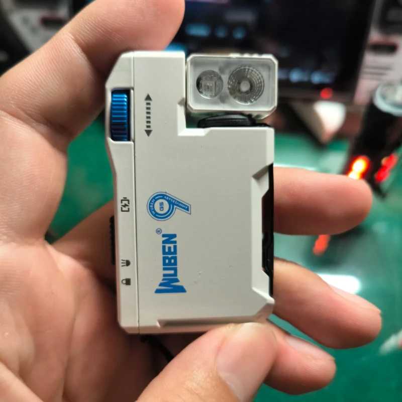 Перезаряжаемый карманный фонарик Wuben G5 EDC с двумя источниками света, мини-фонарик 400 люмен, портативный фонарик с RGB-подсветкой Видеоигры и аксессуары