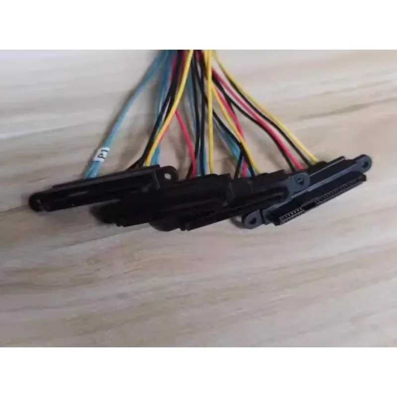 Фотография №2 товара 12G MINI SAS SFF-8643 To 8482 (4SAS) 1/4 RAID кабель