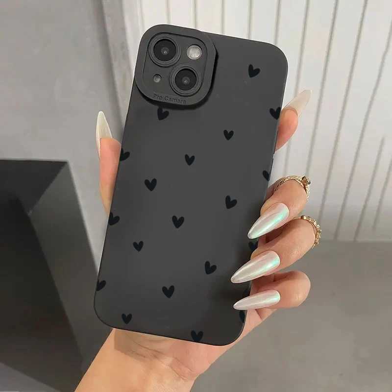 Фотография №1 товара Черный чехол для телефона с сердечком для iPhone 17, 16,