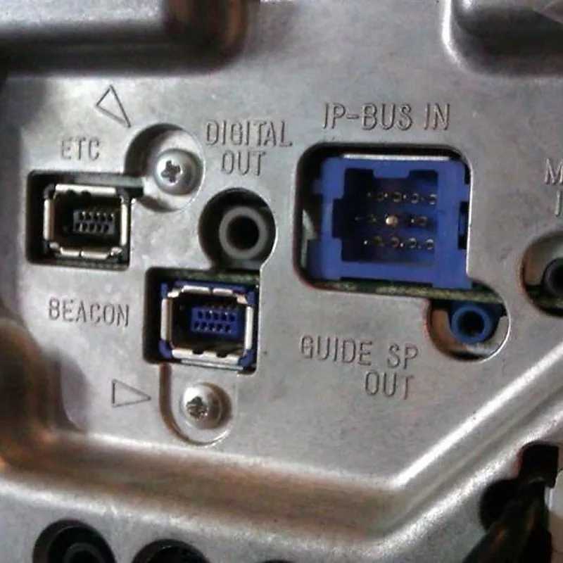 Фотография №3 товара Автомобильный радиоприемник, аудиовходной кабель RCA для IP-автобуса Pioneer