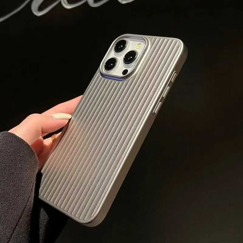 Чехол для телефона из натурального титана с решеткой в полоску для iPhone 17 16, 14, 15, 13 Pro Max Plus, противоударный жесткий бронированный чехол с металлической кнопкой 