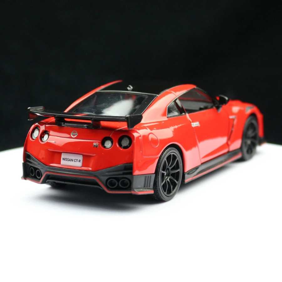 Фотография №4 товара Машинка-модель Nissan GTR R35 NISMO 1:32, литая из металла, со