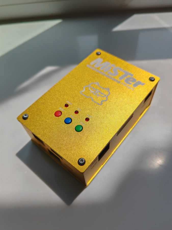 Фотография №1 товара Игровая консоль Champagne Gold Mister Cyclone V SoC FPGA