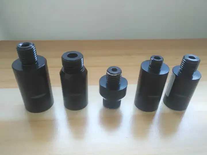 Фотография №1 товара Соединитель адаптера 1-1/4-7 ''UNC female to M14 Female M16 Male