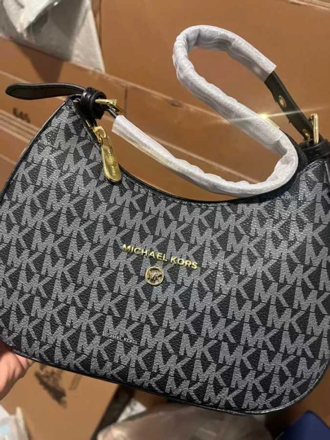 Фотография №5 товара Женская сумка Michael Kors 2026: классическая сумка-полумесяц через плечо с