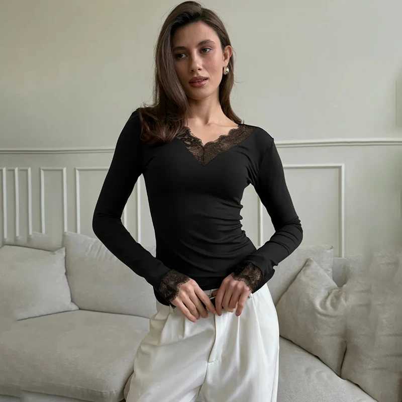 Tornova V neck Lace T shirt Top Women Sexy Navel Exposed Pullover Fashion Splice Hot Girl Club Party Top Autumn New Lady T shirt Футболки и топы