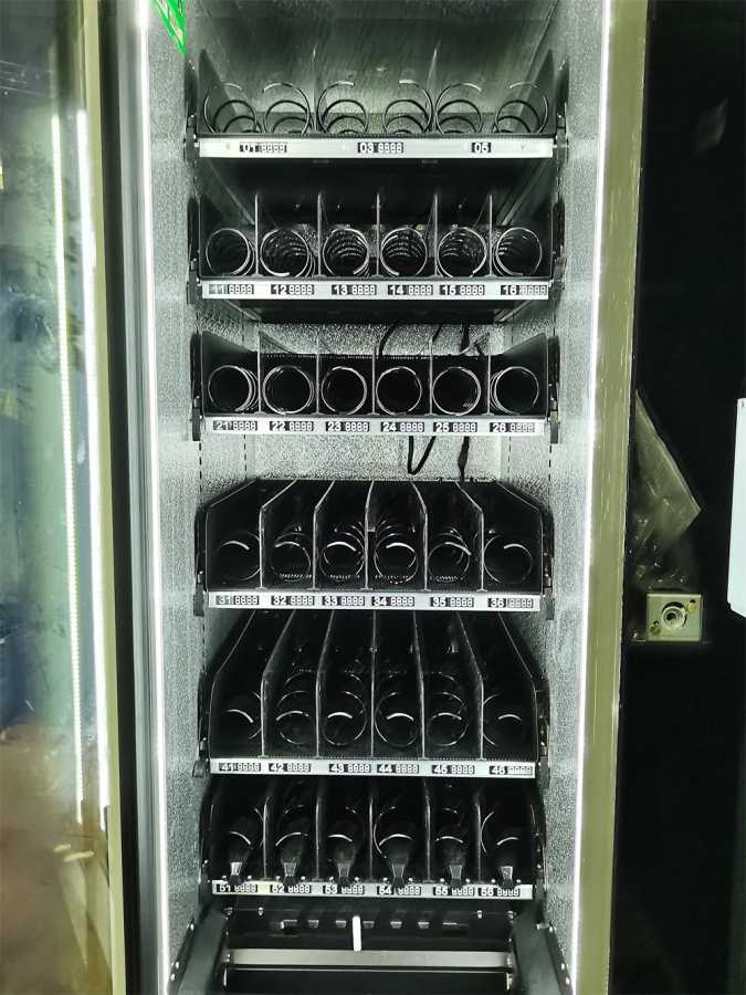 Фотография №3 товара Автомат для продажи закусок и напитков, включая бутилированную воду