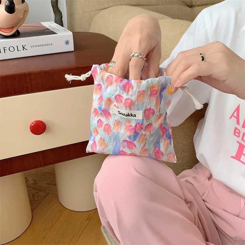 Фотография №4 товара Kawaii тканевая Цветочная дорожная косметика Помада монетница женская сумка для