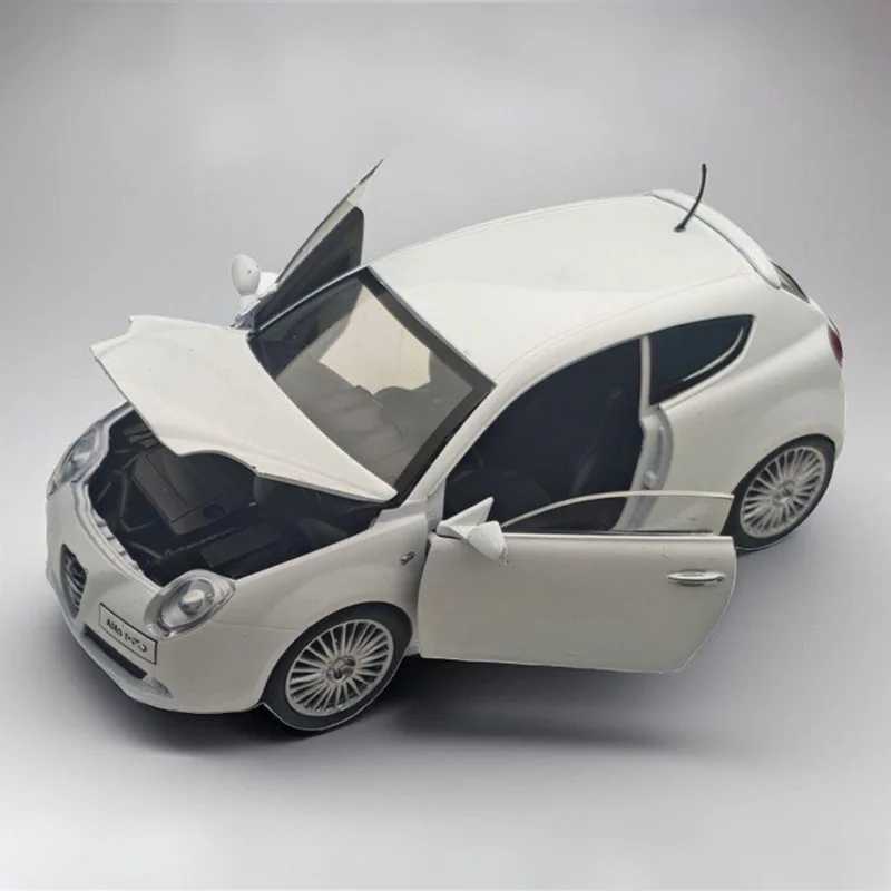Фотография №3 товара 1:24 Alfa Romeo MITO SUV, модель спортивного автомобиля из сплава,