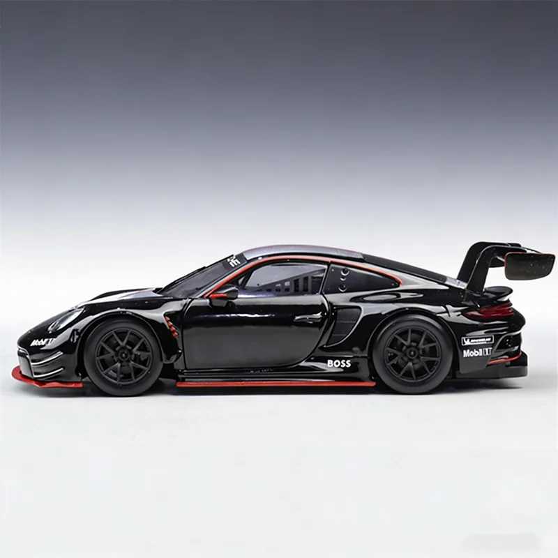 Фотография №3 товара Bburago 1:24 Porsche 911 GT3 R, модель спортивного автомобиля из