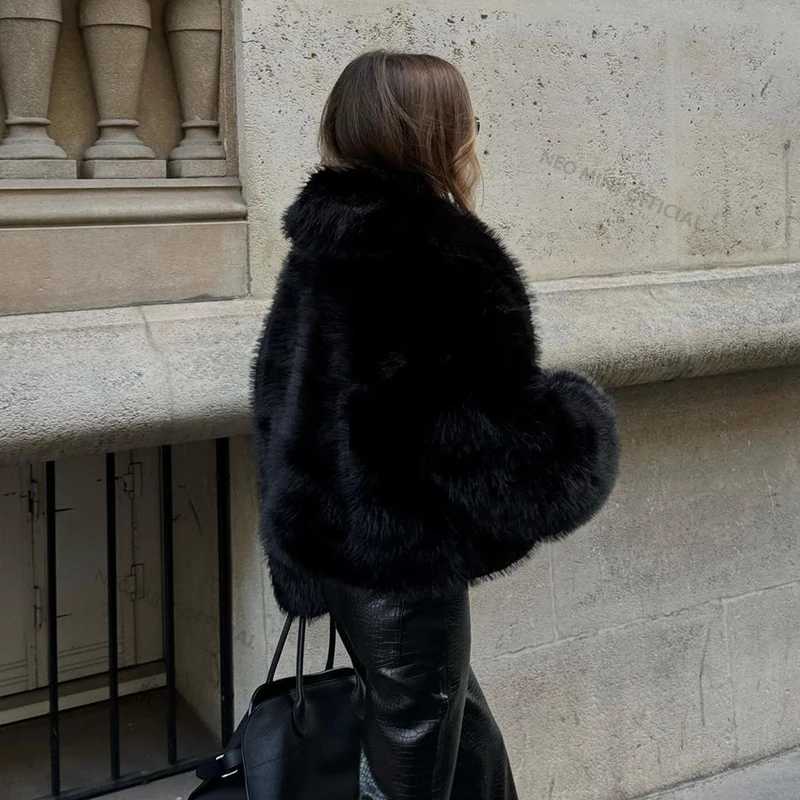 Фотография №5 товара Neo Mint Street Fashion Пальто из искусственного лисьего меха с