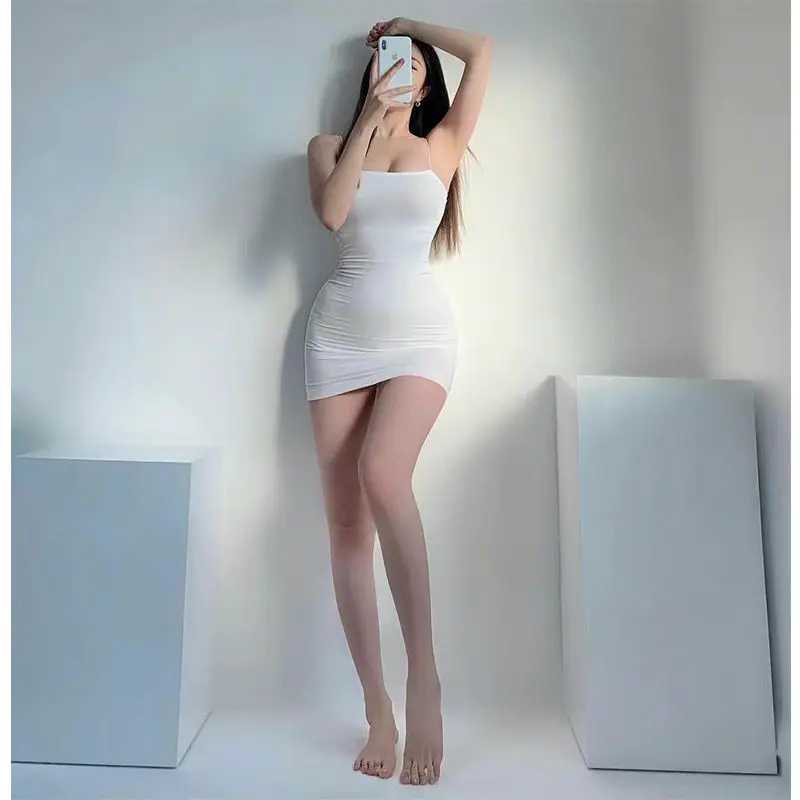 Фотография №2 товара Элегантные однотонные мини-короткие платья без рукавов на бретельках, новые летние