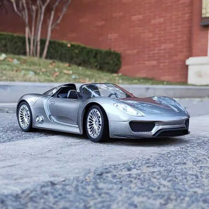1:18 918 Spyder Roadster, модель спортивного автомобиля из сплава, литая под давлением металлическая гусеница, гоночный автомобиль, модель автомобиля, коллекция моделирования, детская игрушка в подарок Играйте в транспортные средства и модели
