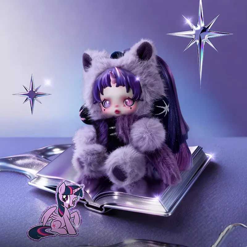 Фотография №4 товара POP MART SKULLPANDA Серия My Little Pony: Плюшевая кукла-подвеска, модные