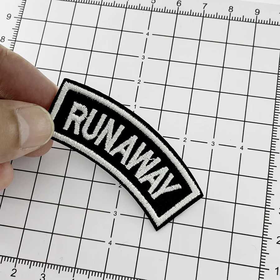 Фотография №4 товара Вышитая нашивка RUN AWAY для одежды, термоклеевая аппликация, милые тканевые