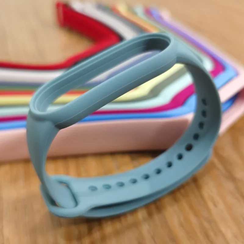 Фотография №1 товара Ремешок силиконовый для Xiaomi Mi Band 8 7 6 5