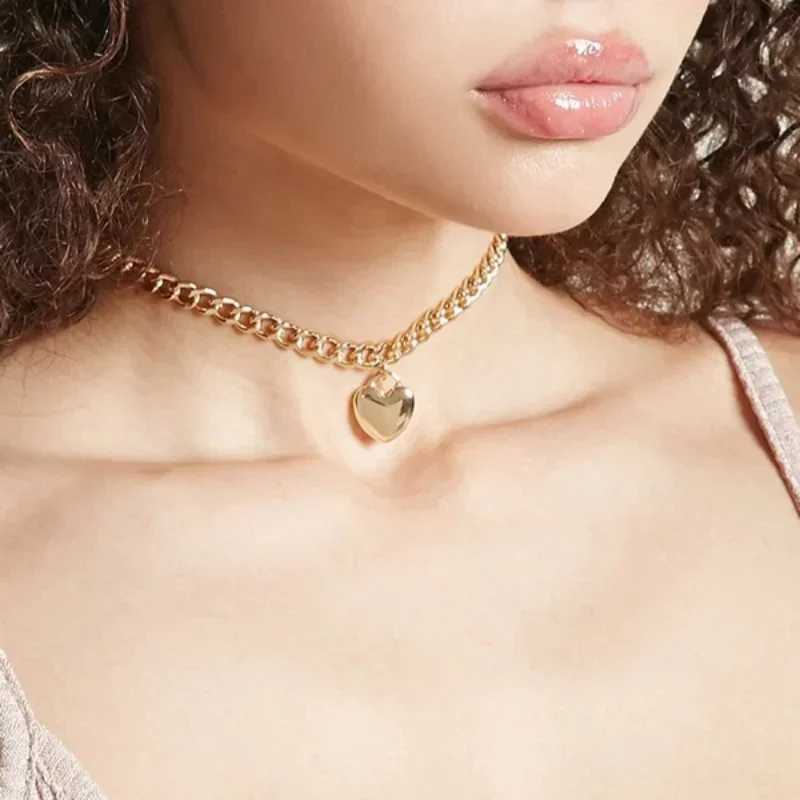 Ожерелье с подвеской в форме сердца Delysia King Бижутерия