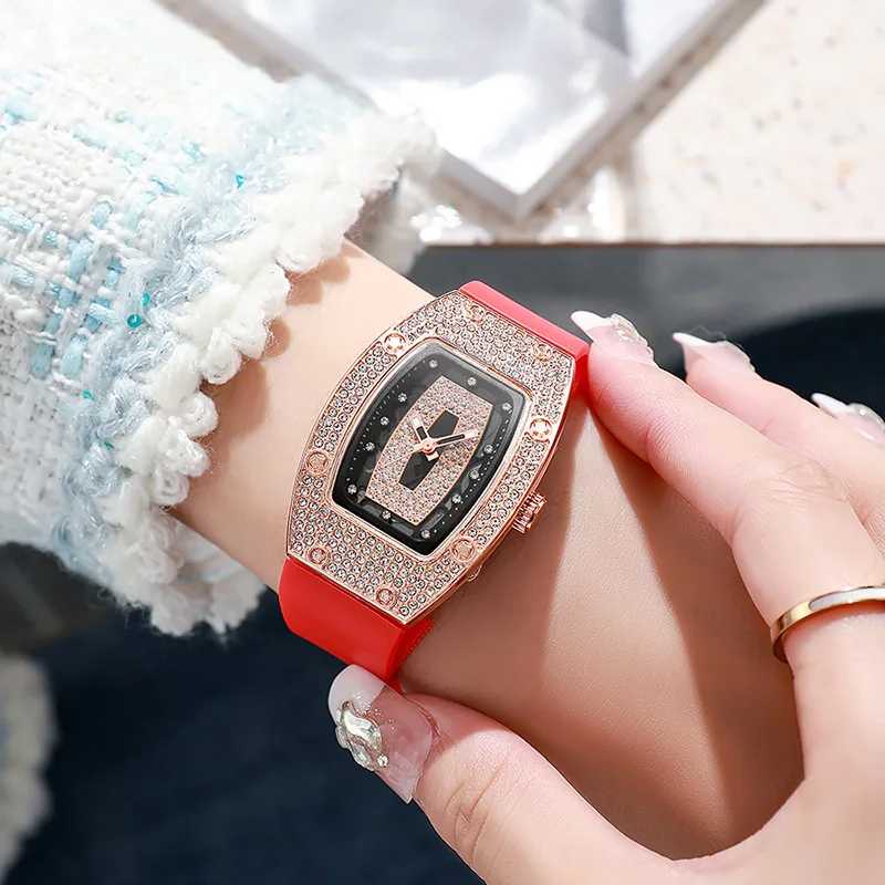 Фотография №5 товара Новые модные женские часы с кристаллами Tonneau для женщин, силиконовые