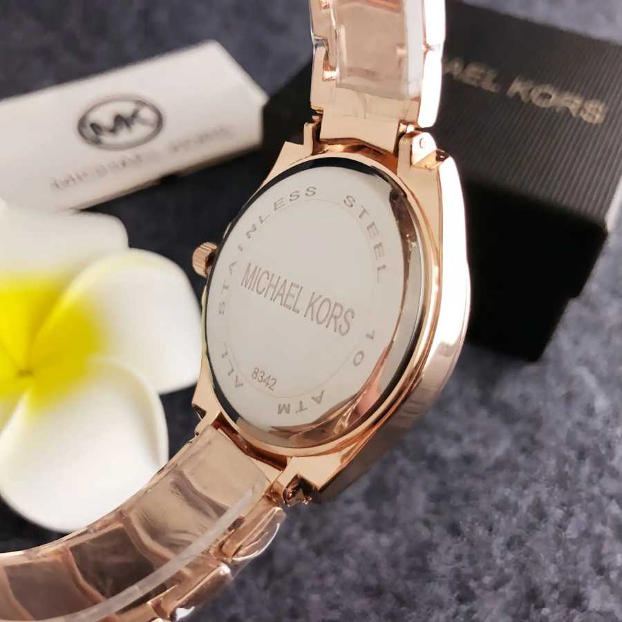 Фотография №4 товара Женские кварцевые часы Michael Kors: элегантные, инкрустированные бриллиантами, роскошные, из
