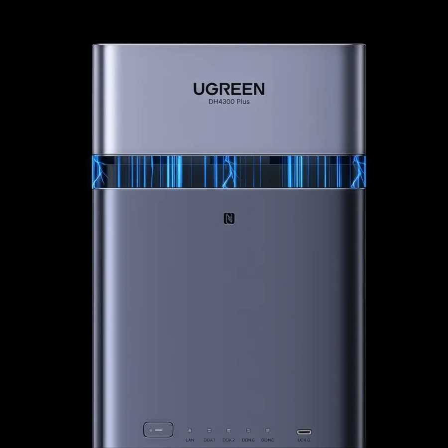 Фотография №1 товара UGREEN DH4300 Plus Mini Home NAS AI Rockchip Octa Core