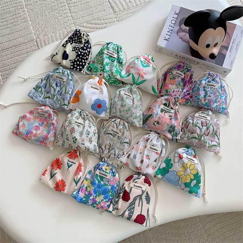 Kawaii тканевая Цветочная дорожная косметика Помада монетница женская сумка для макияжа милые сумочки женский кошелек Органайзер маленькая сумка сумки Сумки специального назначения