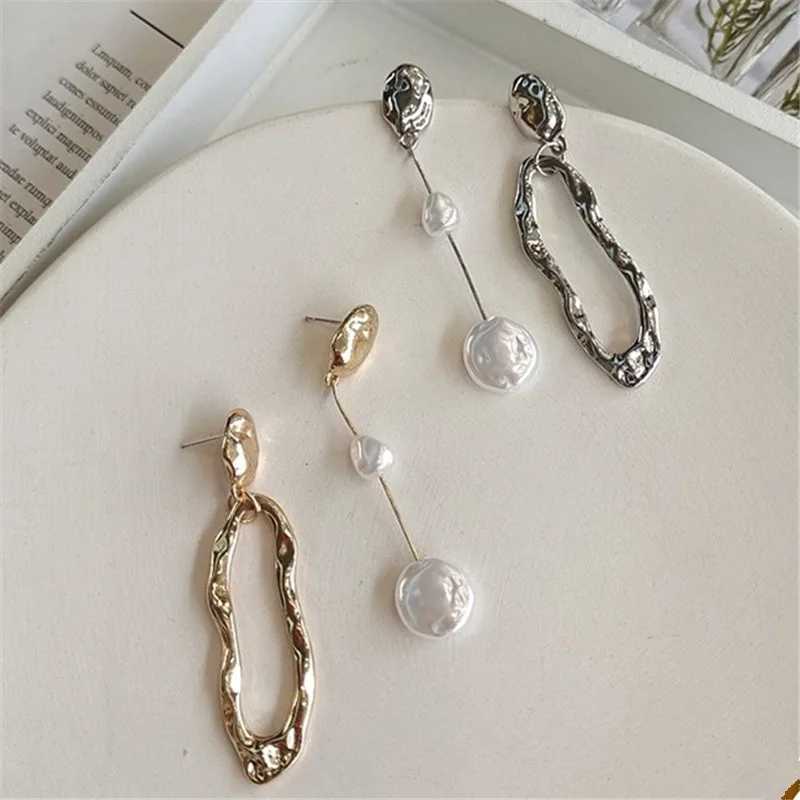 Фотография №1 товара LATS Elegant Asymmetrical Baroque Pearl Stud Earrings for Ladies and
