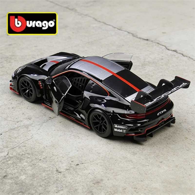 Фотография №1 товара Bburago 1:24 Porsche 911 GT3 R, модель спортивного автомобиля из