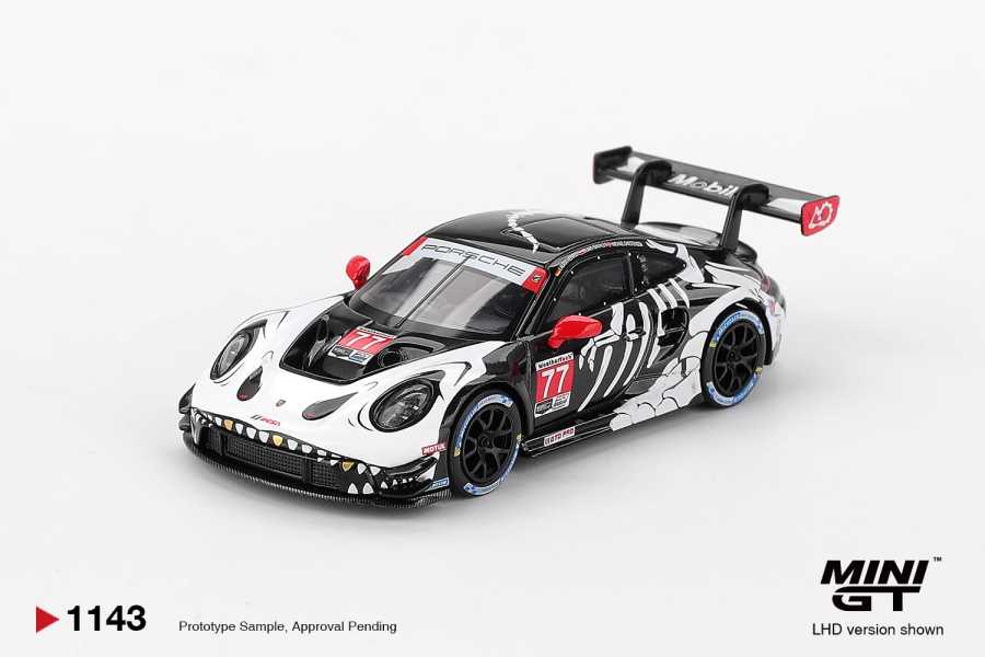 МИНИГЦ 1/64 Porsche 911 GT3 R # 77 AO Racing 2025 IMSA Petit Le Mans MGT01143-CH автомобили из сплава, литая под давлением металлическая модель, детские игрушки для мальчиков Играйте в транспортные средства и модели