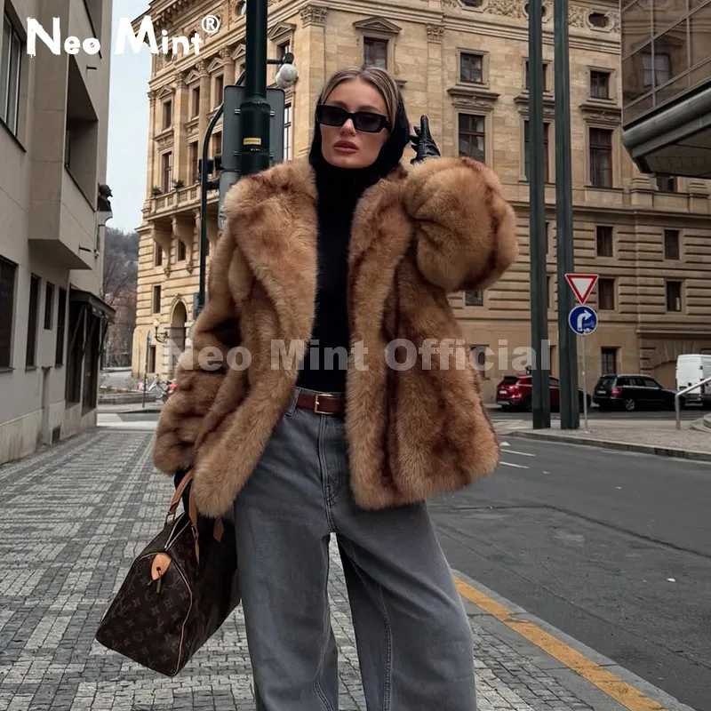 Neo Mint Элитный бренд Модная женская желтая полосатая куртка из искусственного меха Пальто Шикарная зимняя теплая верхняя одежда оверсайз для девочек 2025 года Одежда из меха