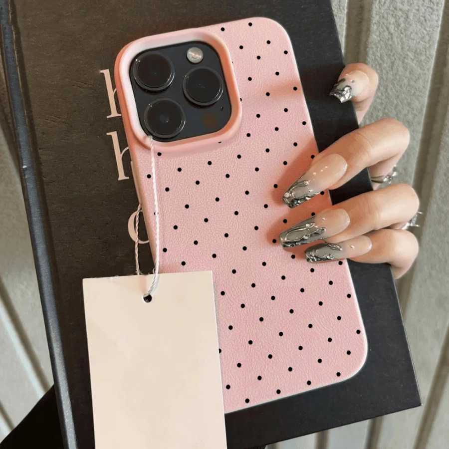 Фотография №2 товара Мягкий силиконовый чехол Ins Polka Dots для iPhone 15 Pro