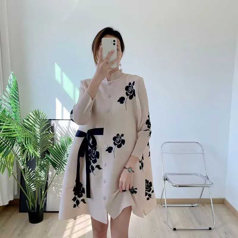 Новое плиссированное модное пальто с принтом Miyake, весенне-летнее, уменьшающее возраст, на шнуровке, толстое, мм, большие размеры, женское пальто-кардиган-стойка Пальто и куртки