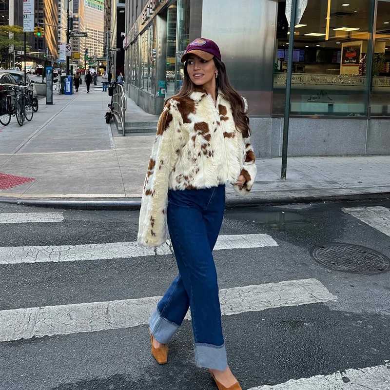 Фотография №2 товара Neo Mint Chic Street Girls Fur Coat с коровьим принтом