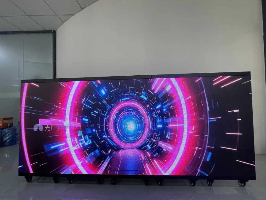 Фотография №1 товара Водонепроницаемая ударопрочная мобильная DJ-стойка с LED-экраном P2.6 для помещений, складная