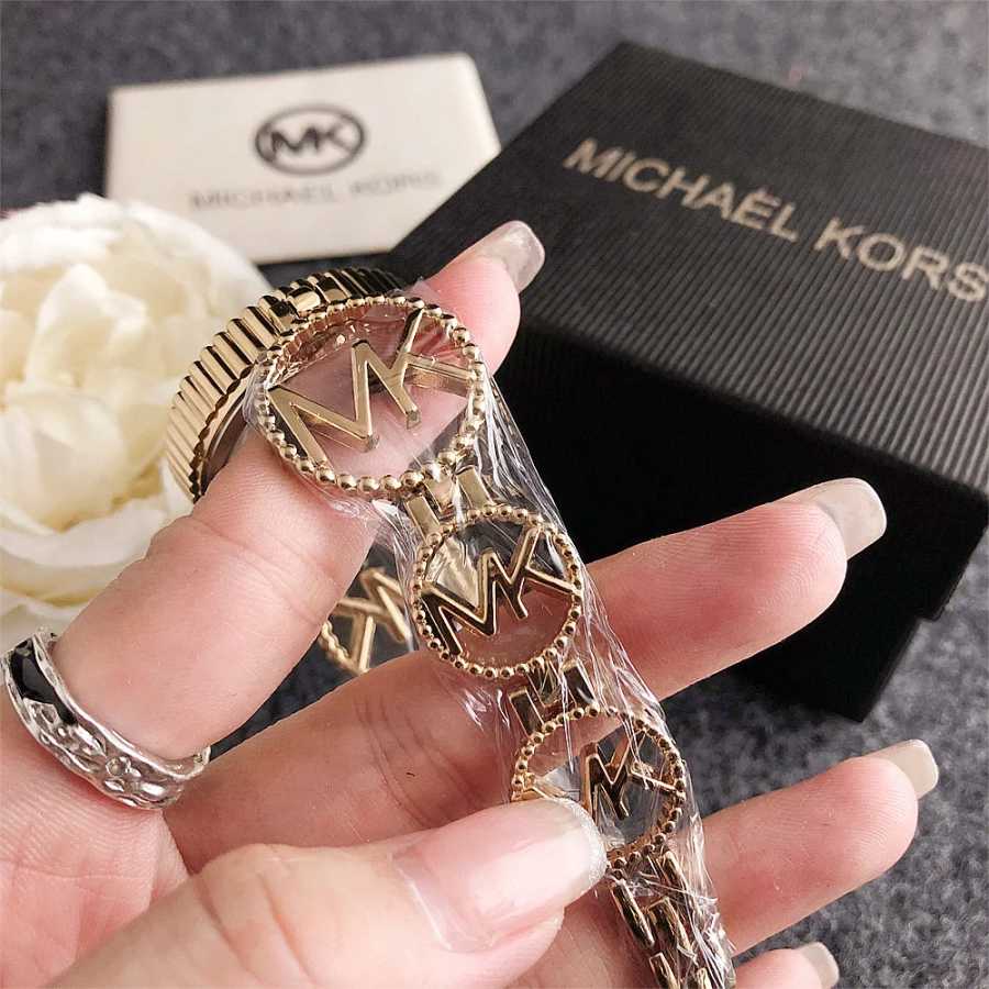 Фотография №3 товара Женские кварцевые часы Michael Kors 2026: повседневный минималистичный дизайн, модные