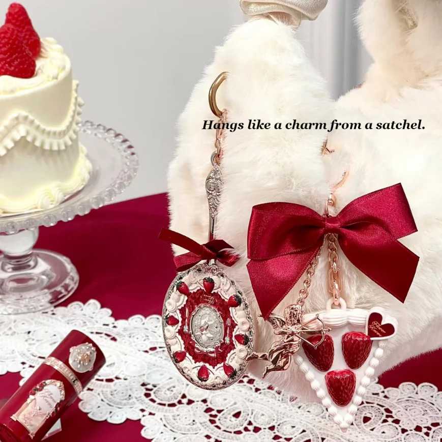 Фотография №5 товара Коллекция Flower Knows Strawberry Cupid, твердый парфюмерный бальзам, подвеска, духи