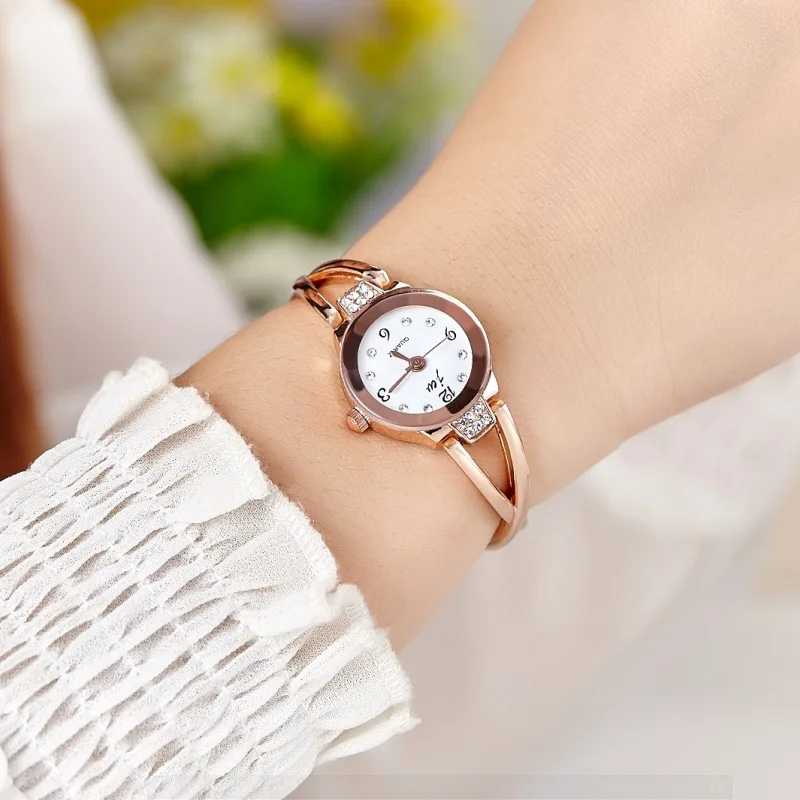 Фотография №1 товара Новые модные женские часы-браслет Mujer Relojes с маленьким циферблатом, кварцевые