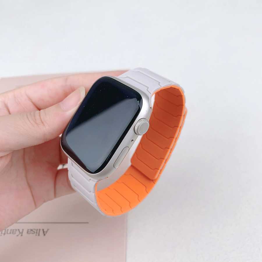 Фотография №2 товара Магнитный силиконовый ремешок для Apple Watch Ultra 2, 3, 49