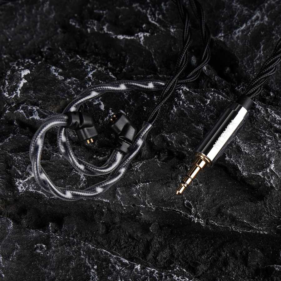 Фотография №1 товара NICEHCK BlackDawn HiFi провод посеребренный тайваньский материал OFC в наушном