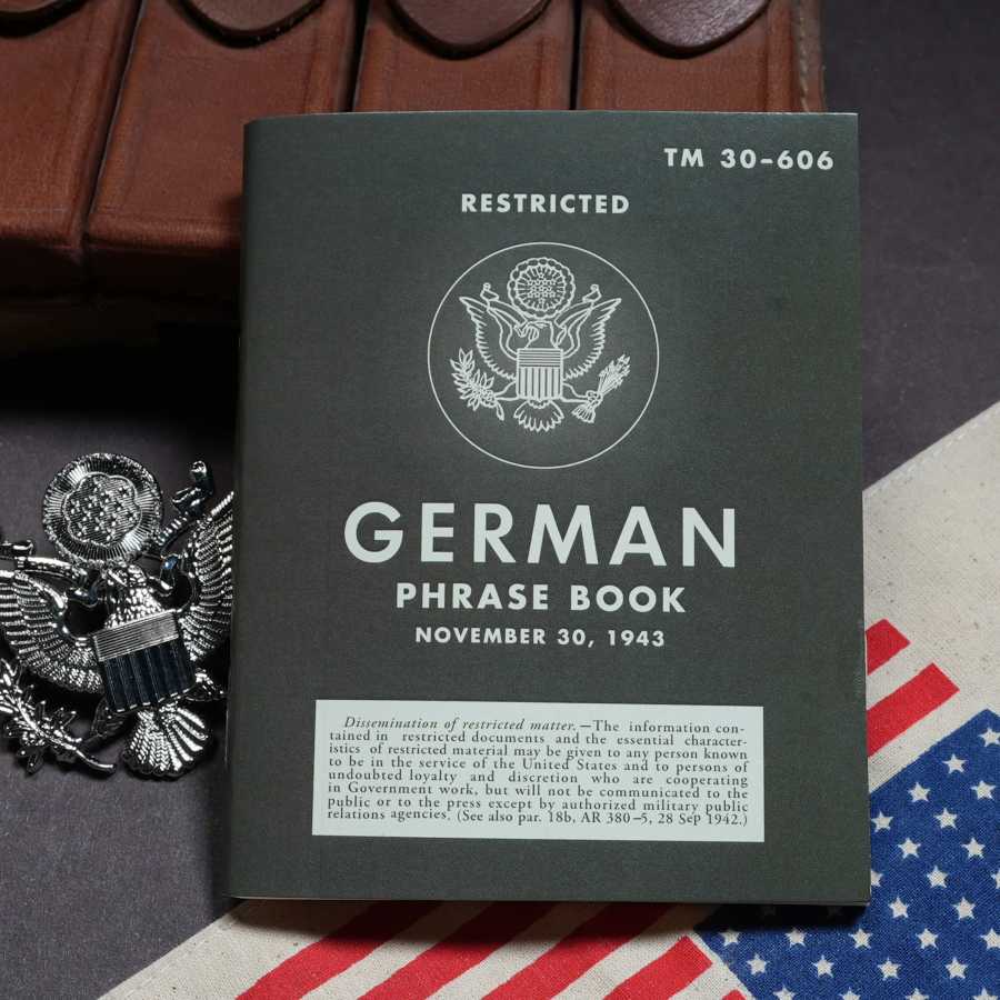 Вторая мировая война, США M1943 Посадка в Нормандии 《Книга с фразой &laquo;НЕМЕЦКИЙ&raquo;》 Коллекционный реквизит Культурные производные (Канцелярские товары)