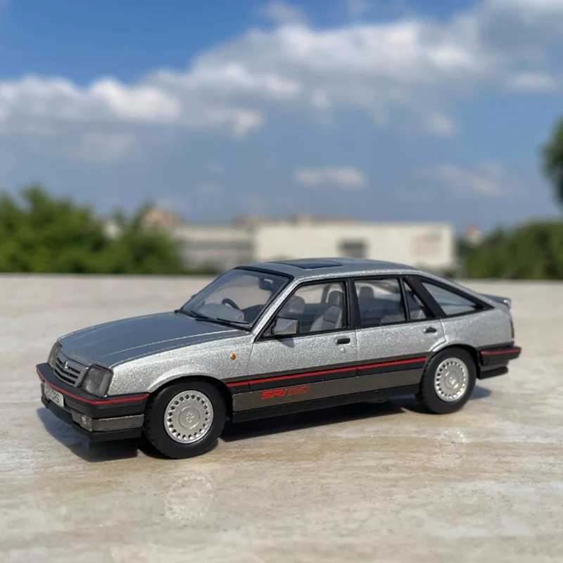 Массовая литая под давлением масштаб 1:43 Opel MK2 модель автомобиля из сплава, готовая коллекция моделирования, украшение для мальчика, подарок, игрушка, статический дисплей Играйте в транспортные средства и модели