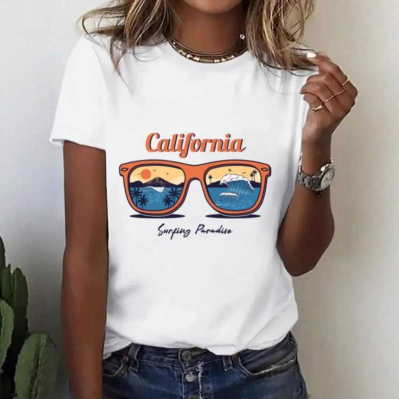 Фотография №2 товара Наклейка-аппликация California Surfing Paradise с изображением солнцезащитных очков и пейзажа,