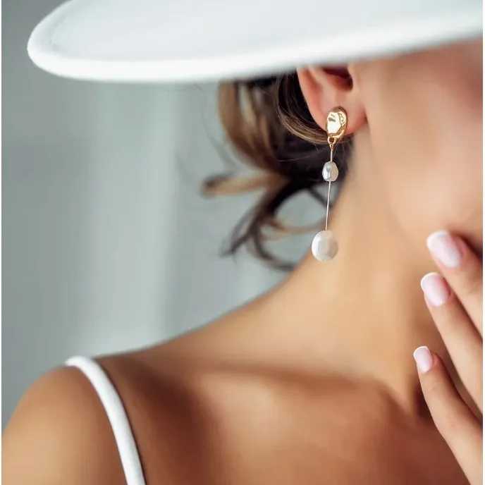 Фотография №3 товара LATS Elegant Asymmetrical Baroque Pearl Stud Earrings for Ladies and